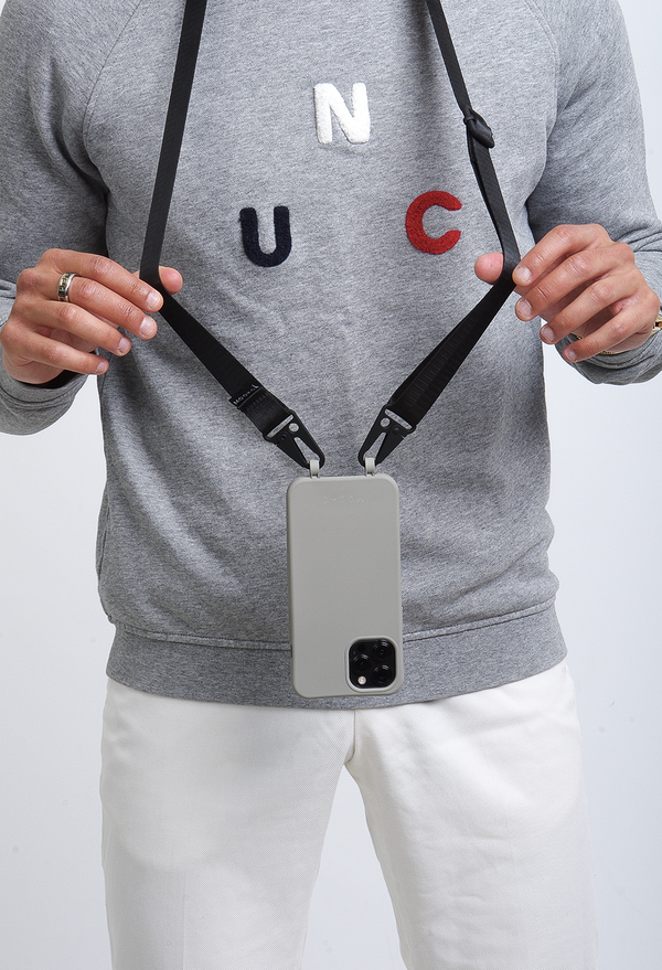 coque_laniere_silicone_grise